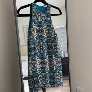 Sleeveless short dress with multi colors